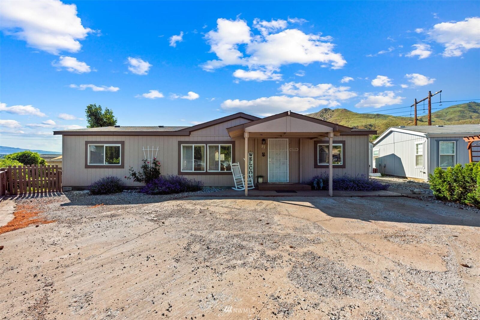 Property Photo:  87 Depot Street  WA 98801 