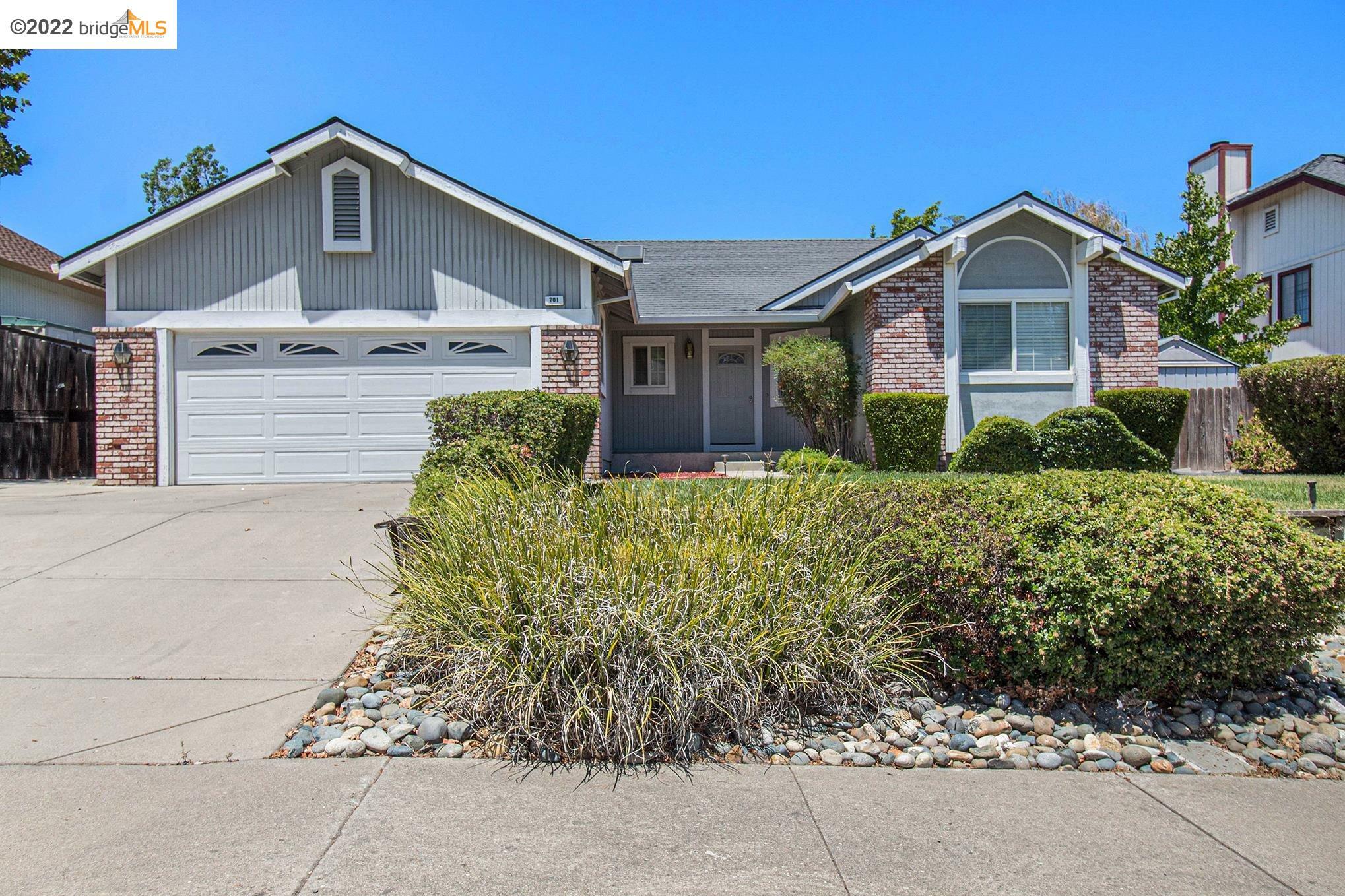 Property Photo: 701 Alumrock Dr CA 94509