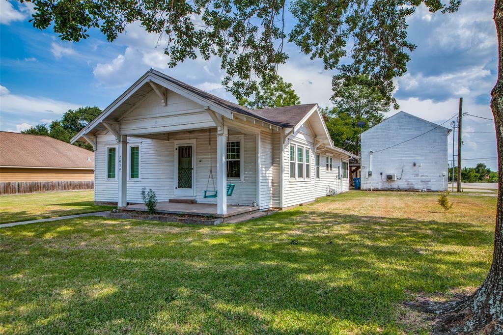 Property Photo:  2039 Main Street  TX 77484 