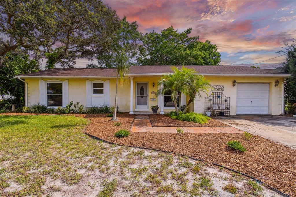 Property Photo:  4197 Whiting Drive SE  FL 33705 