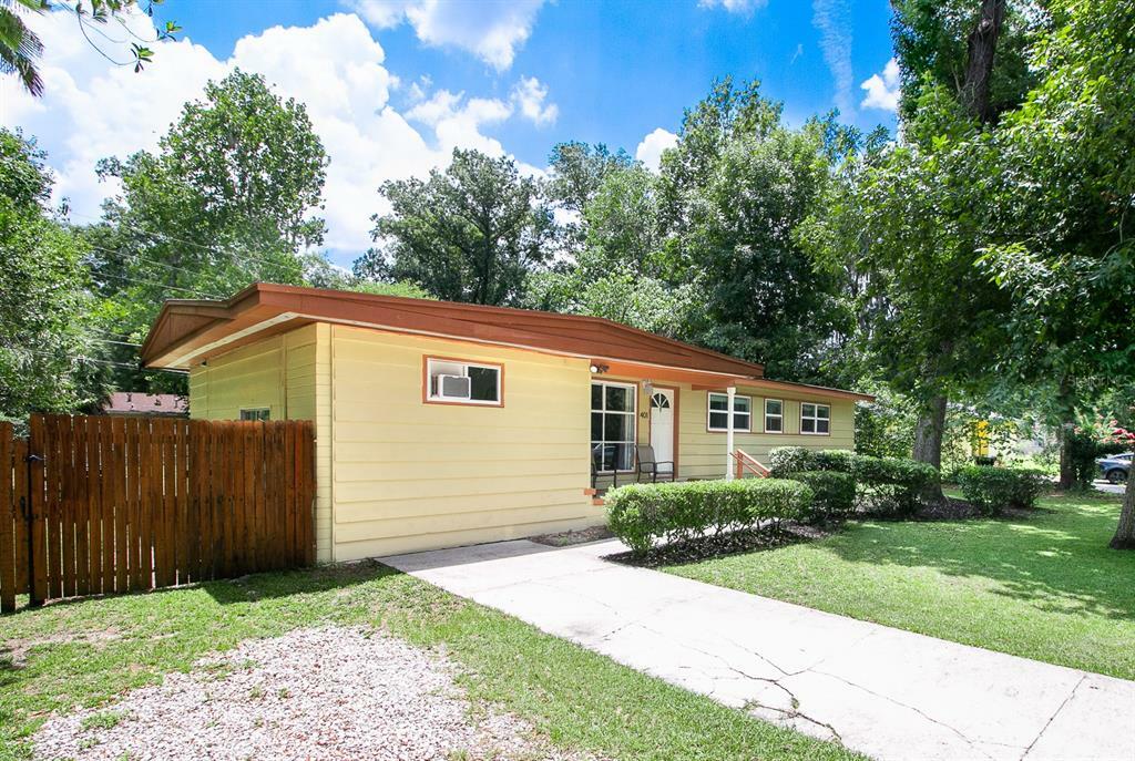 Property Photo:  401 NW 34th Terrace  FL 32607 