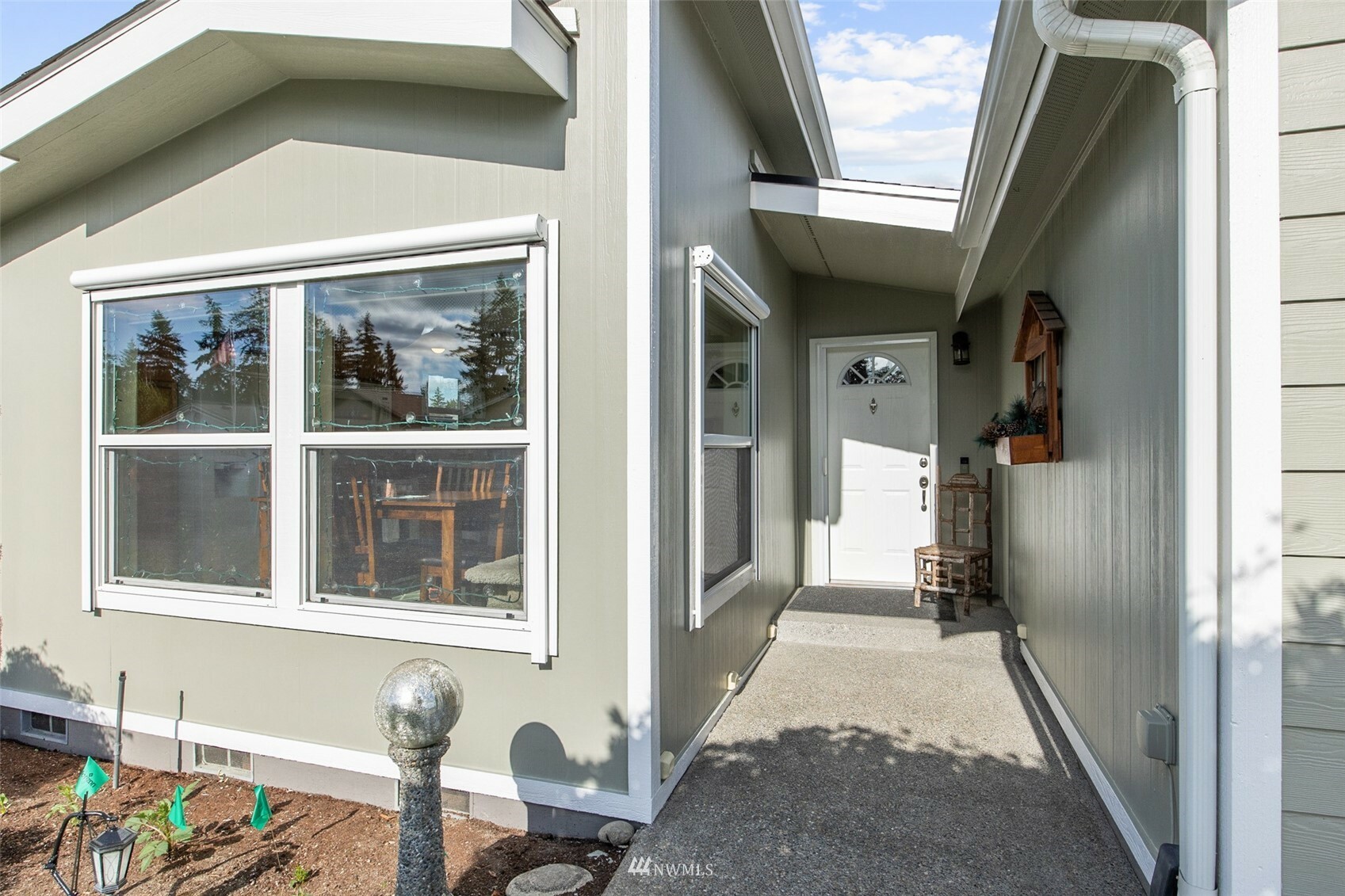 Property Photo:  17619 19th Avenue E  WA 98387 