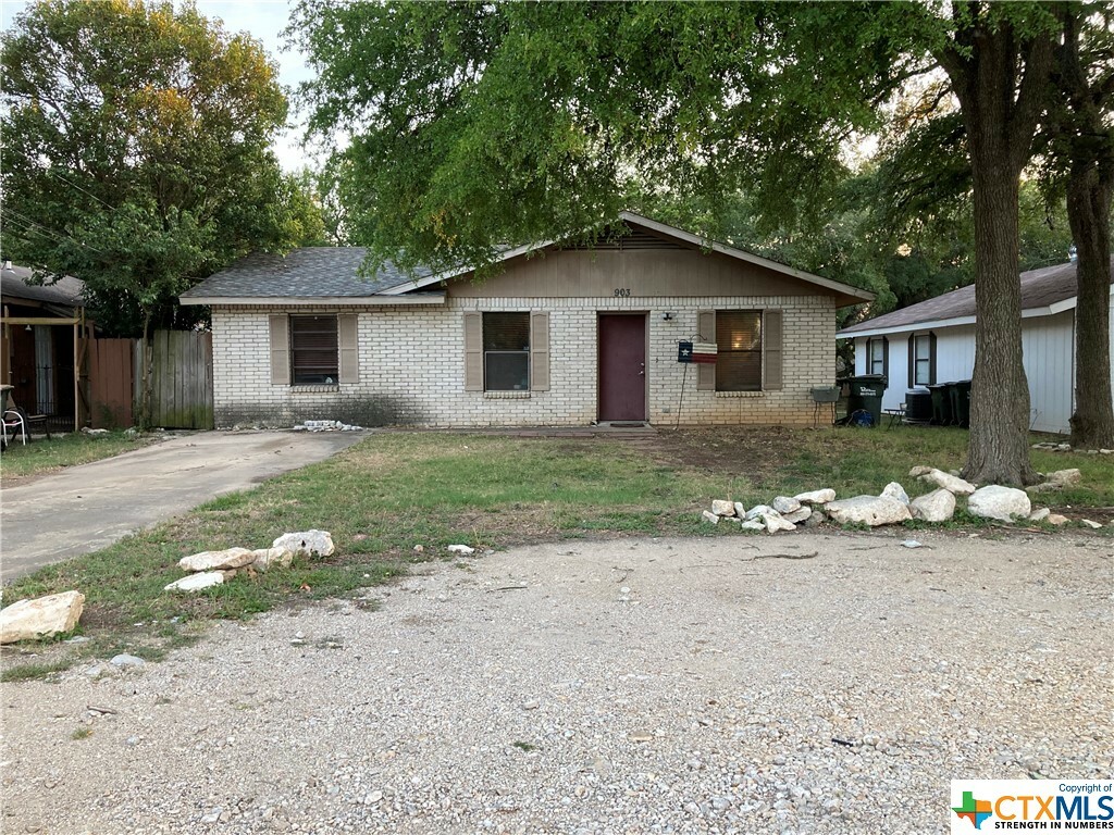 Property Photo:  903 N Bishop Street  TX 78666 