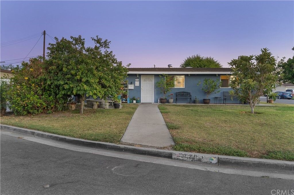 Property Photo:  8302 Amidon Circle  CA 92683 