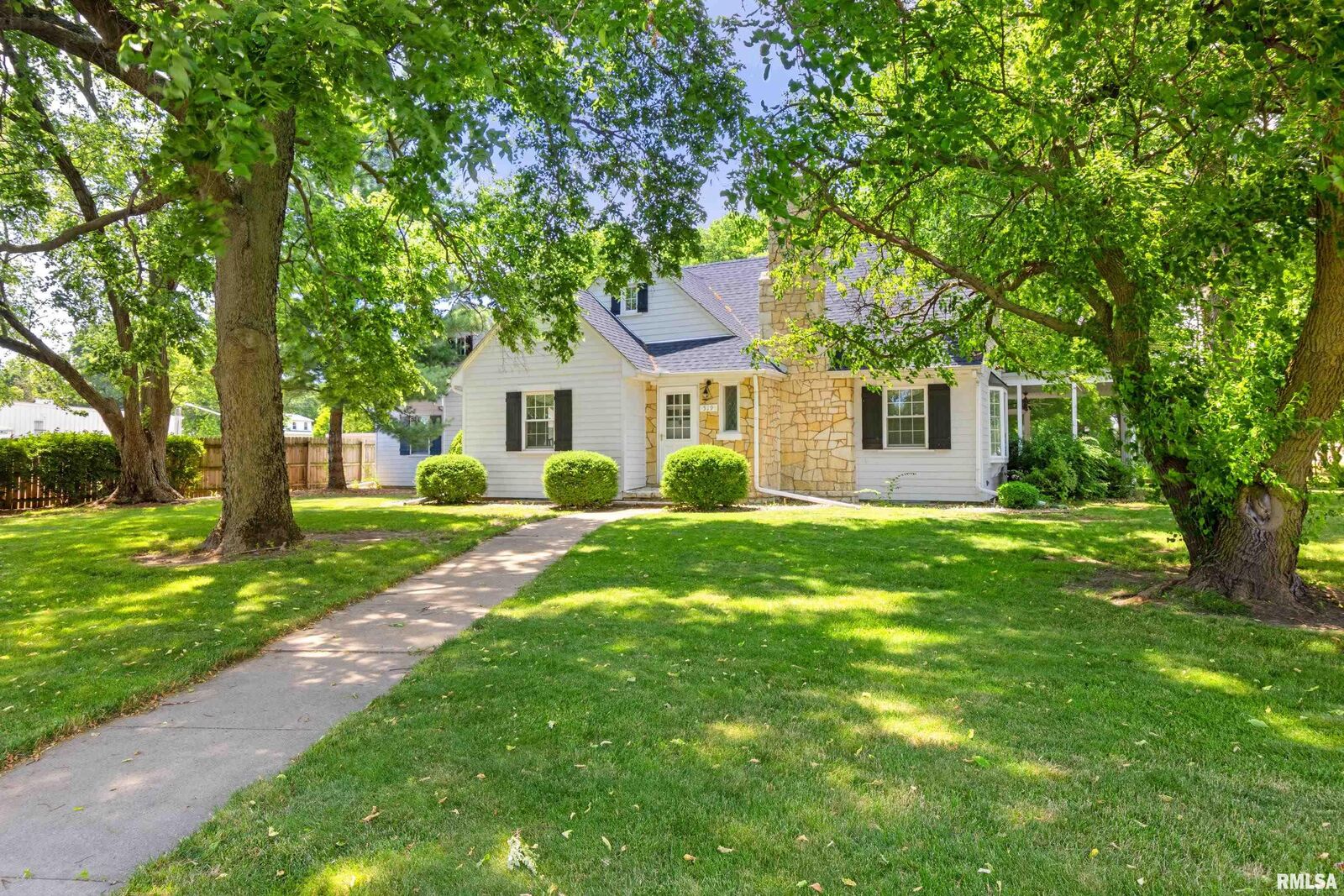 Property Photo:  519 N 4th  IL 61523 