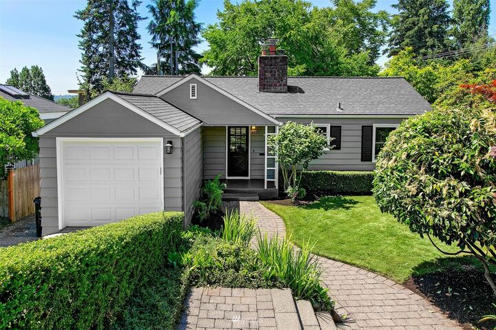 4515 Stanford Avenue NE  Seattle WA 98105 photo