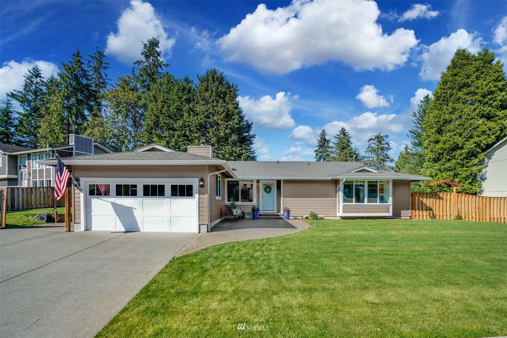 Property Photo:  15510 SE 178th Place  WA 98058 