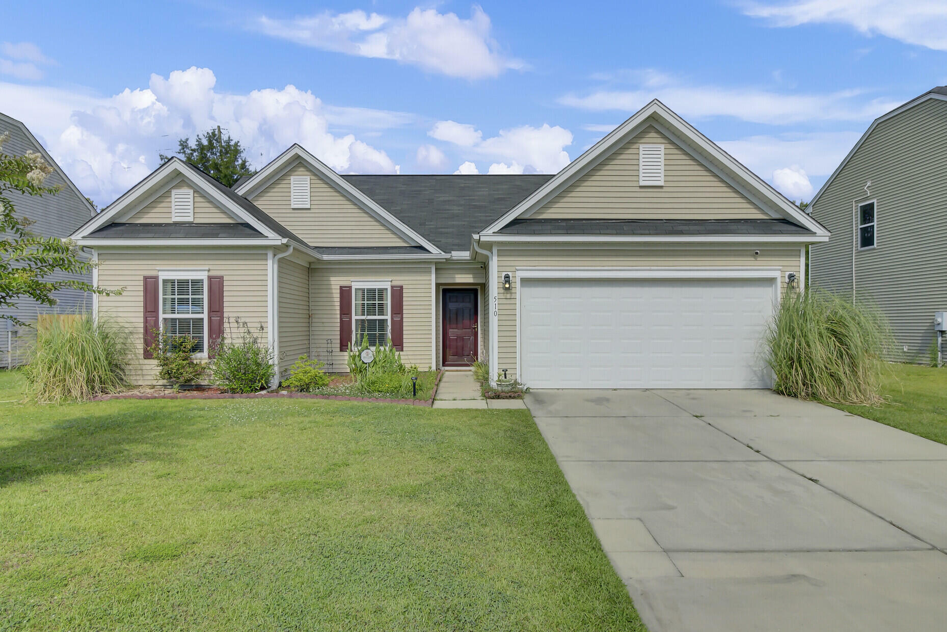 Property Photo:  510 English Oak Circle  SC 29461 