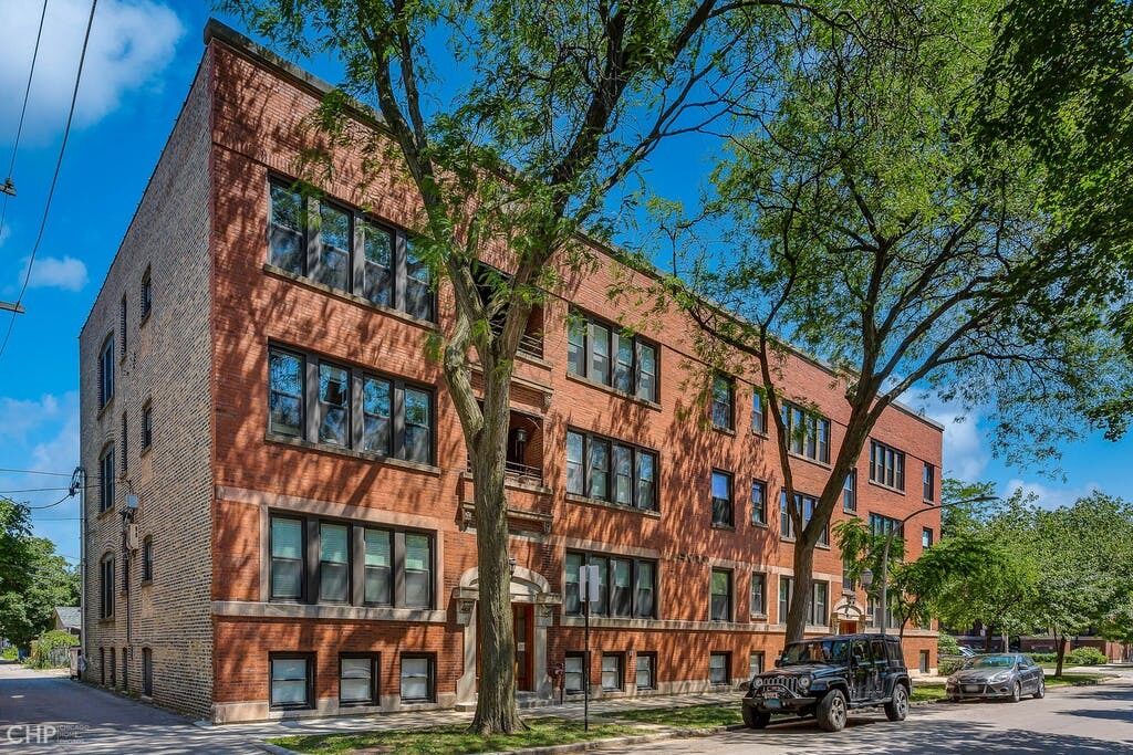 Property Photo:  6711 N Lakewood Avenue 2N  IL 60626 