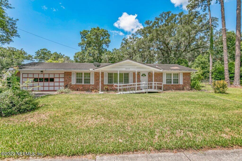 Property Photo:  8262 Hogan Road  FL 32216 