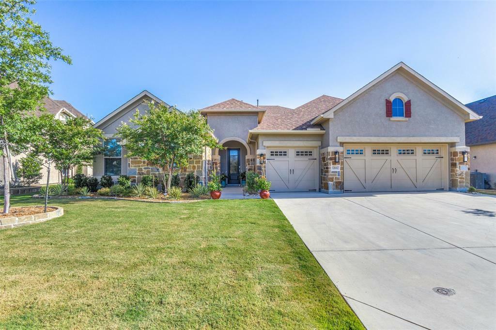 Property Photo: 12612 Marl Way TX 76207