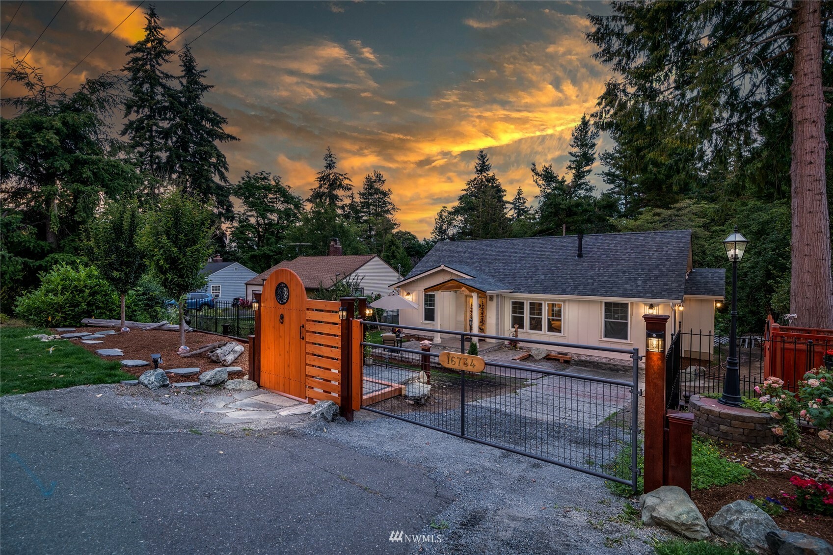 Property Photo:  16734 8th Avenue NE  WA 98155 