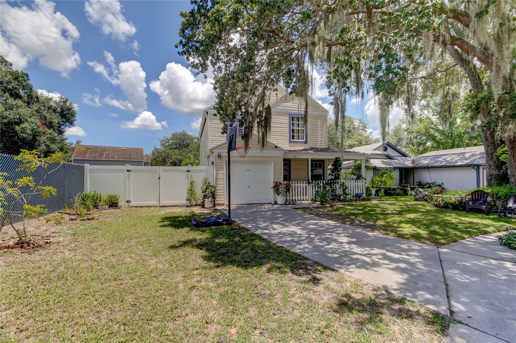 Property Photo:  8211 Volusia Place  FL 33637 