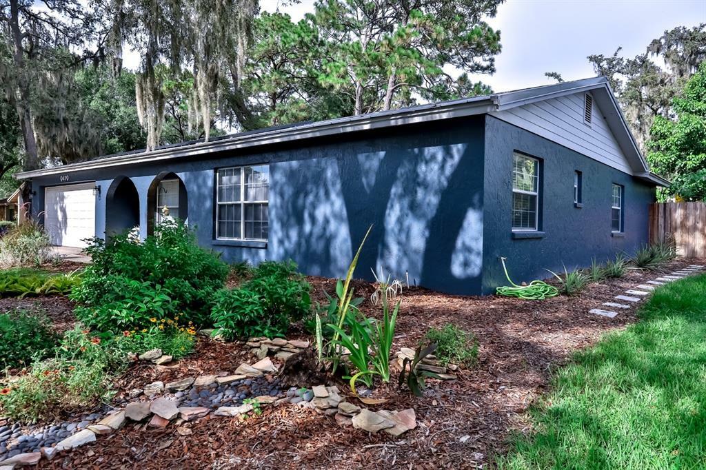 Property Photo:  9429 Alanbrooke Street  FL 33637 