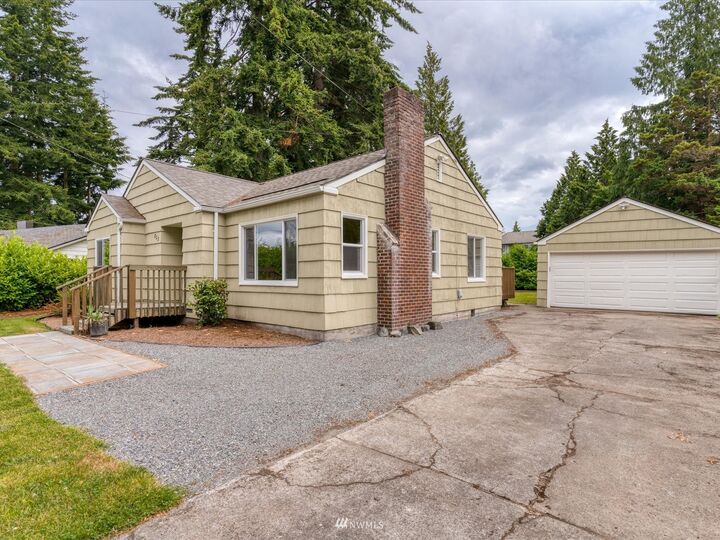 Property Photo:  822 Cady Road  WA 98203 