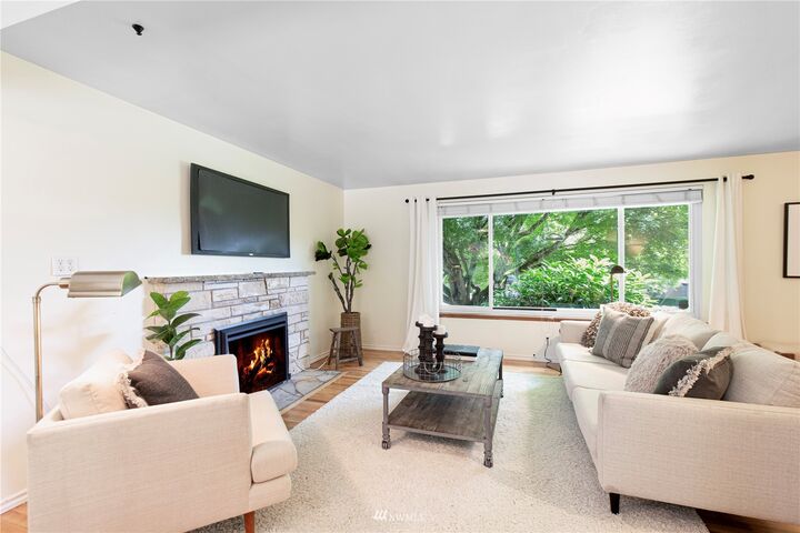 Property Photo: 14757 28th Avenue NE WA 98155