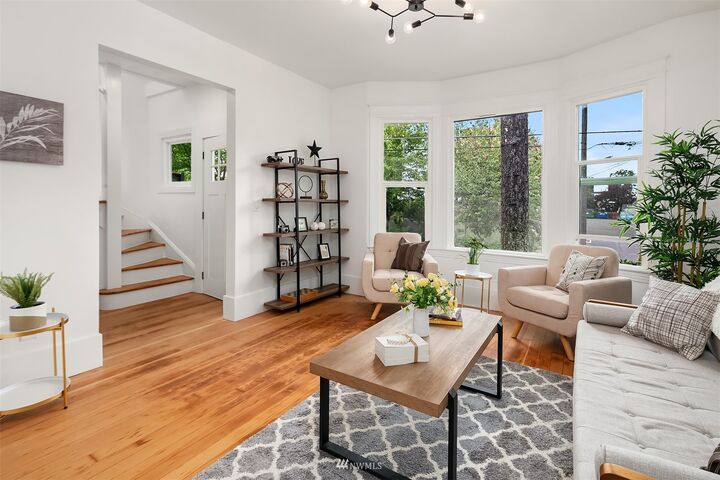 Property Photo:  1811 E Howell Street  WA 98122 