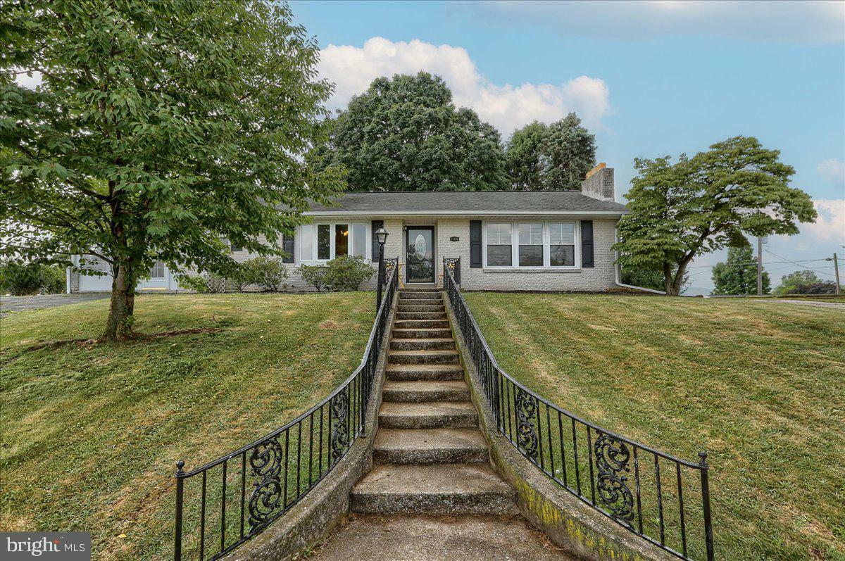 Property Photo:  106 Hillcrest Drive  PA 17070 