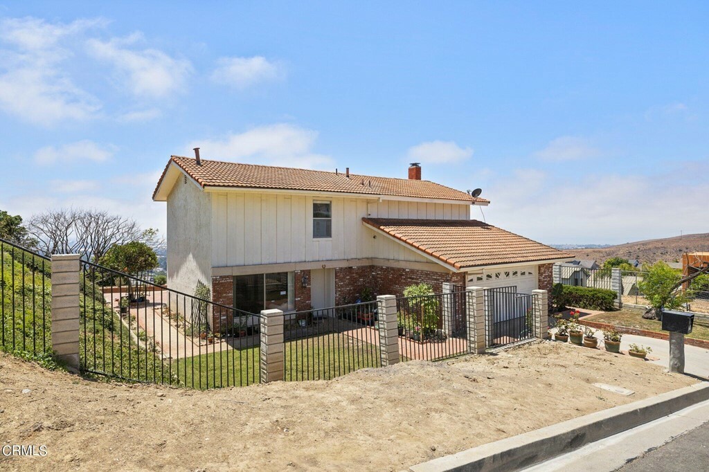 Property Photo:  5514 Kailas Street  CA 93003 