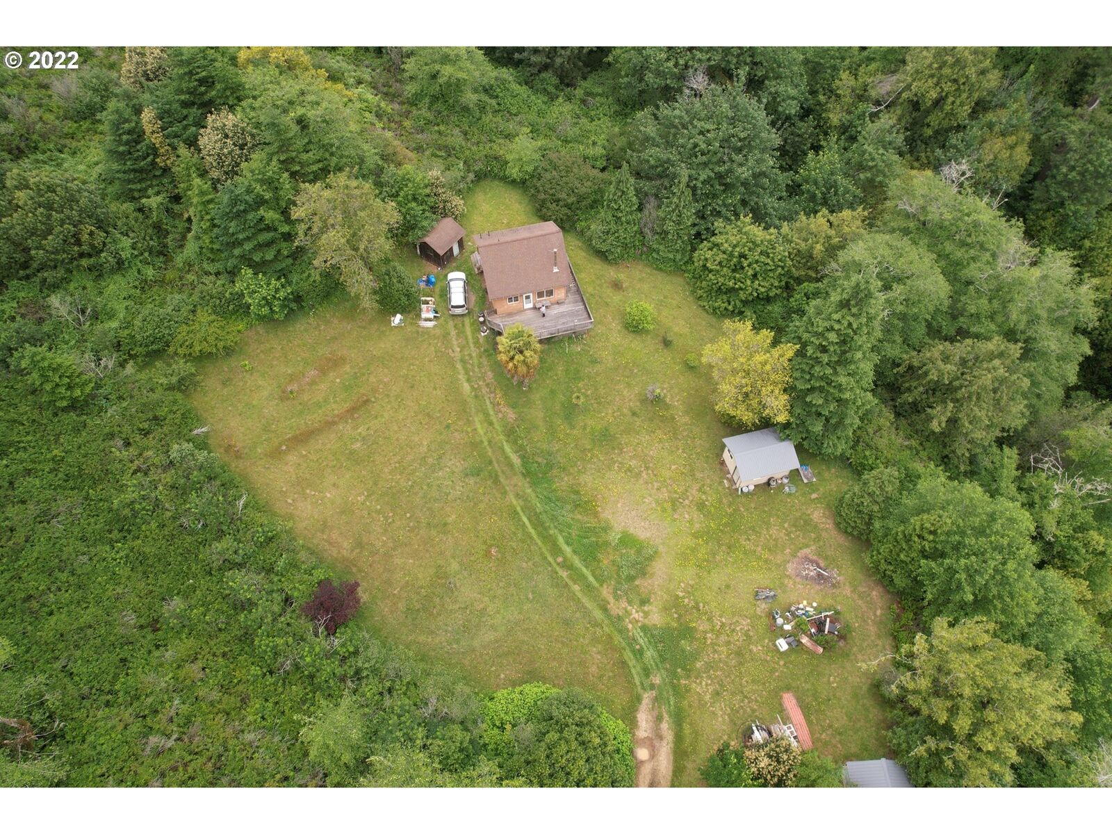 House for sale in Brookings 98105 N Bank Chetco Rd, Brookings, OR 97415