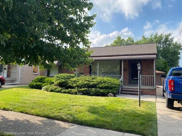 Property Photo: 1748 Kings Hwy MI 48146