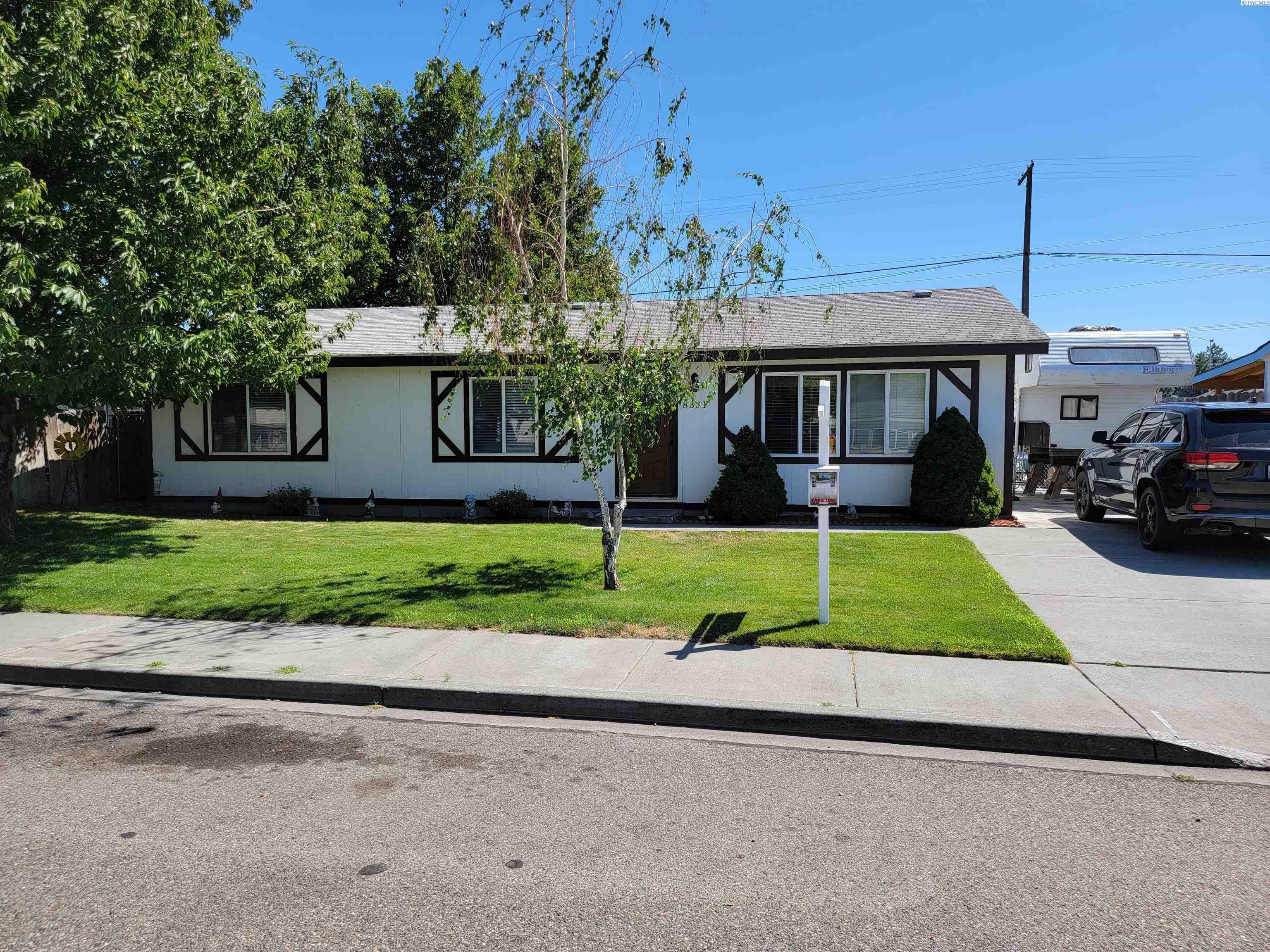 Property Photo:  8331 W Yellowstone Avenue  WA 99336 