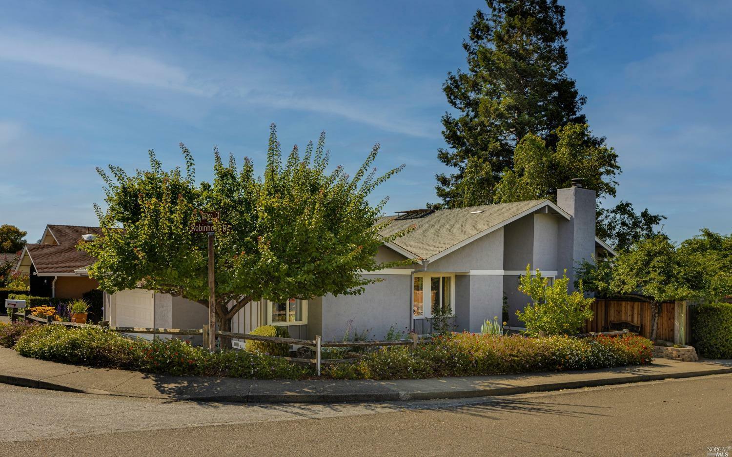 Property Photo:  100 Bishop Court  CA 94945 