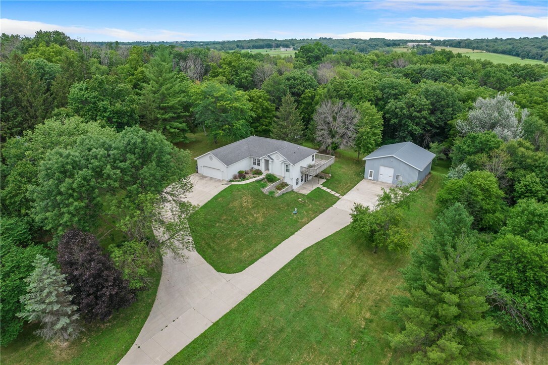 Property Photo:  8010 SE Vandalia Drive  IA 50237 