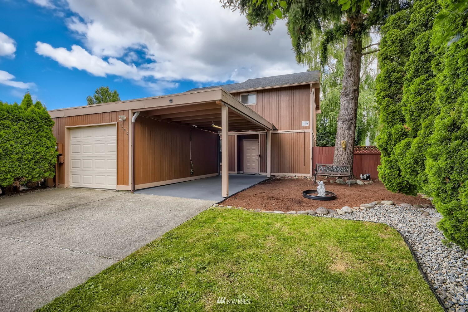 Property Photo:  1203 30th Street NE  WA 98002 