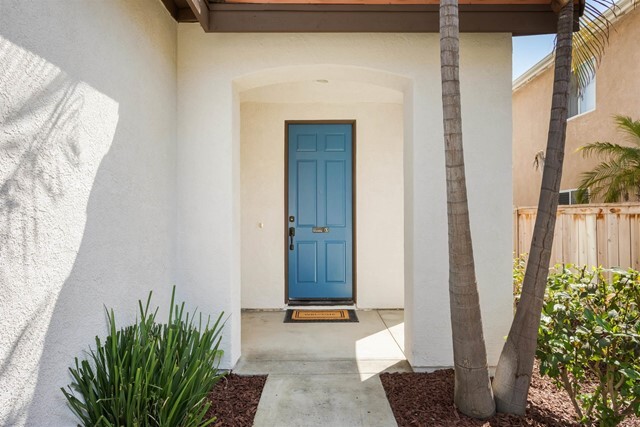 Property Photo: 1261 Avenida Fragata CA 92069
