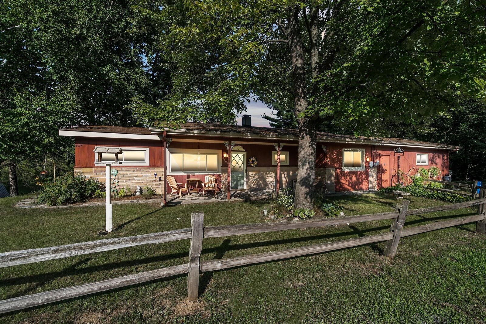 Property Photo:  2101 Gilletts Lake Road  MI 49201 
