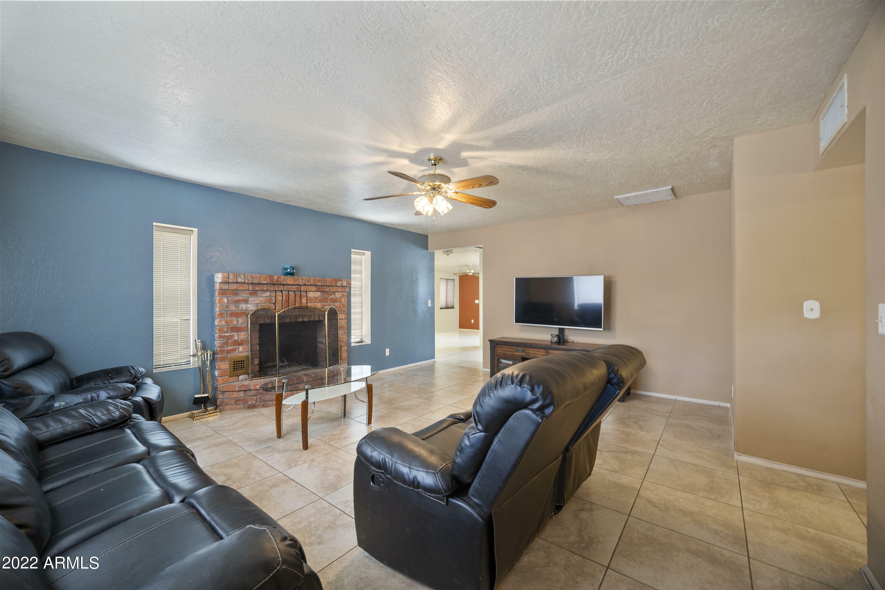 Property Photo:  314 W Mohave Street  AZ 85390 