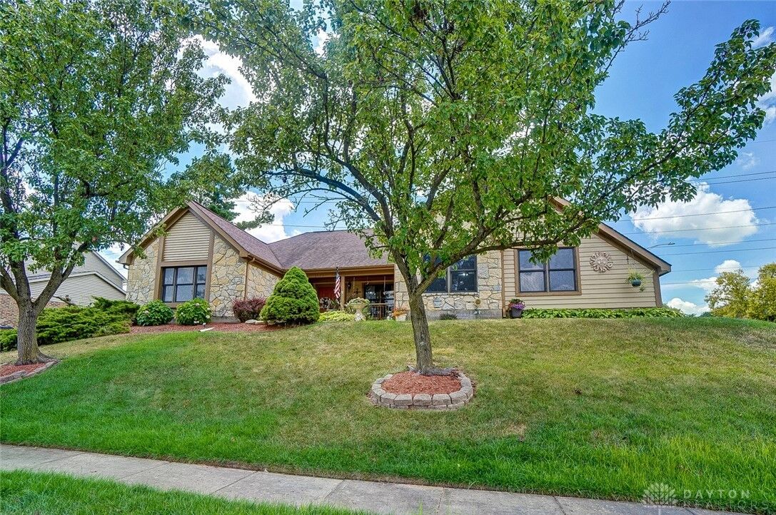 Property Photo:  2400 Royal Ridge Drive  OH 45342