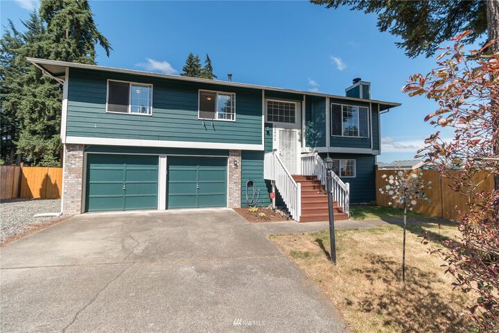 Property Photo: 20402 15th Avenue Ct E WA 98387
