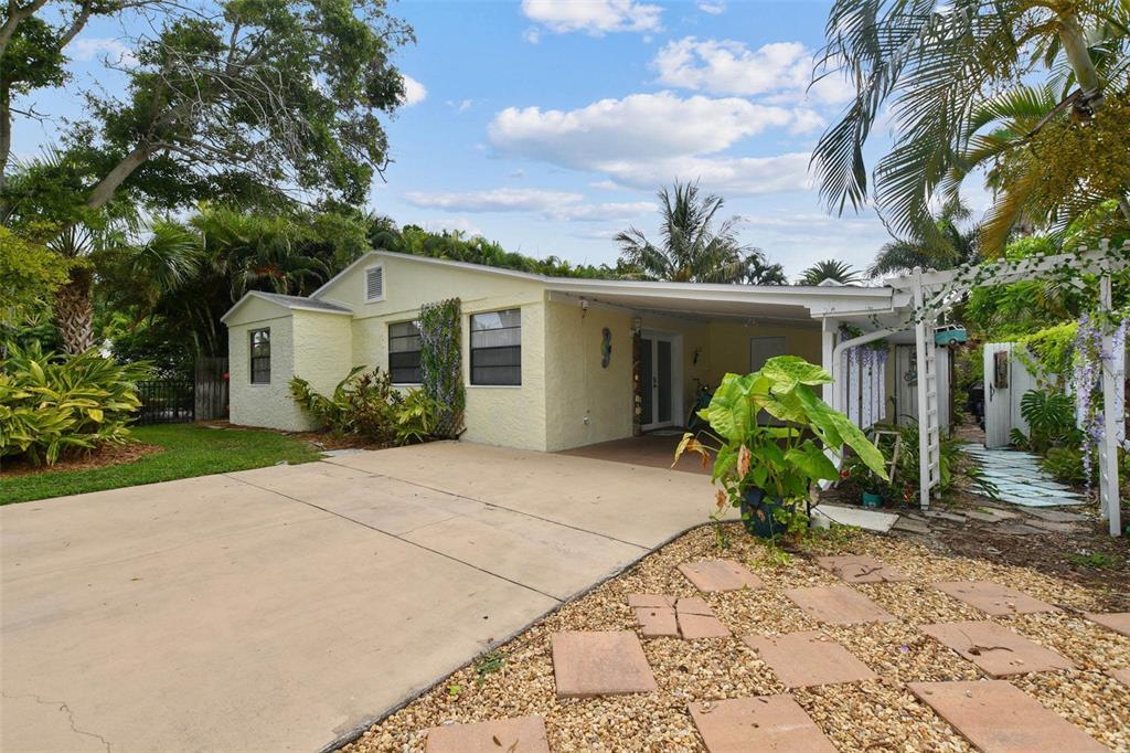 Property Photo: 16103 2nd Street E FL 33708