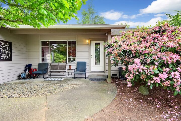 Property Photo: 14517 SE 262nd Street WA 98042