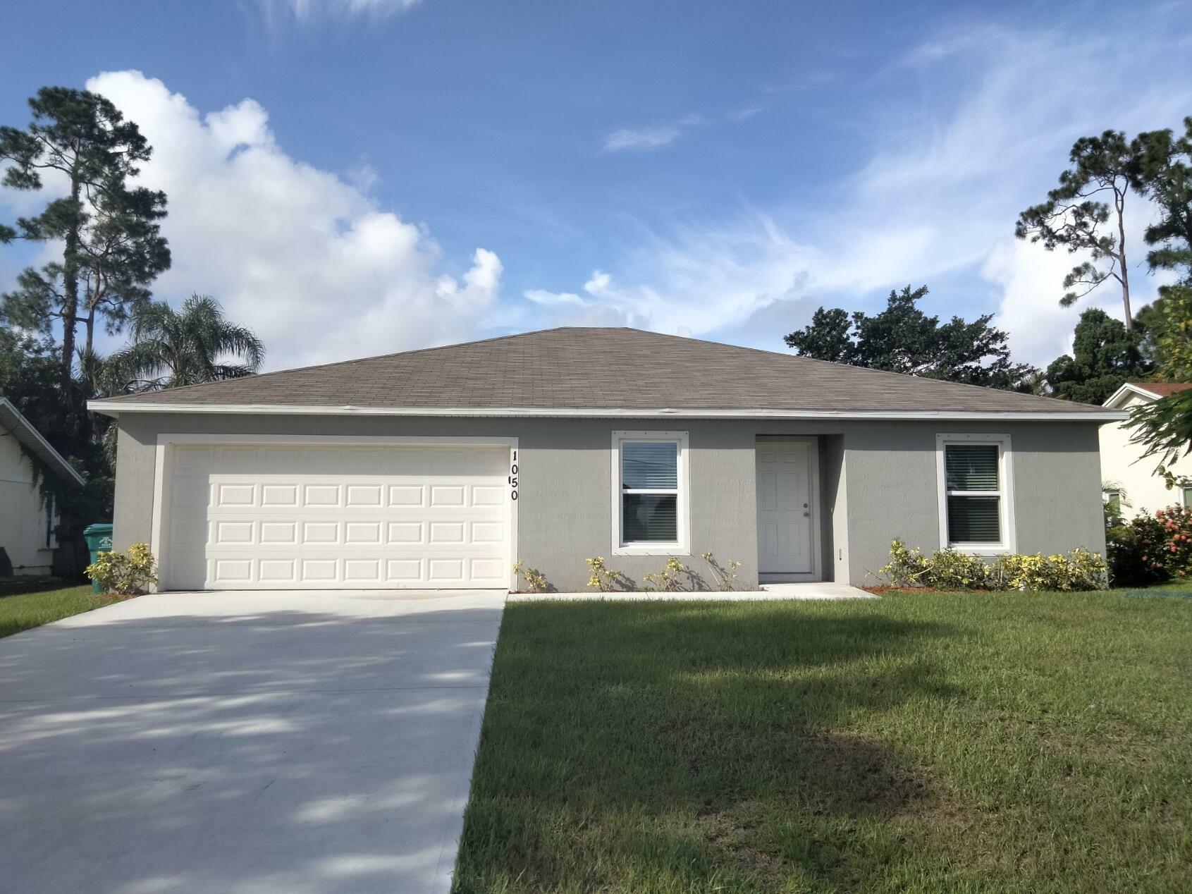 Property Photo:  1050 SW Abingdon Avenue  FL 34953 