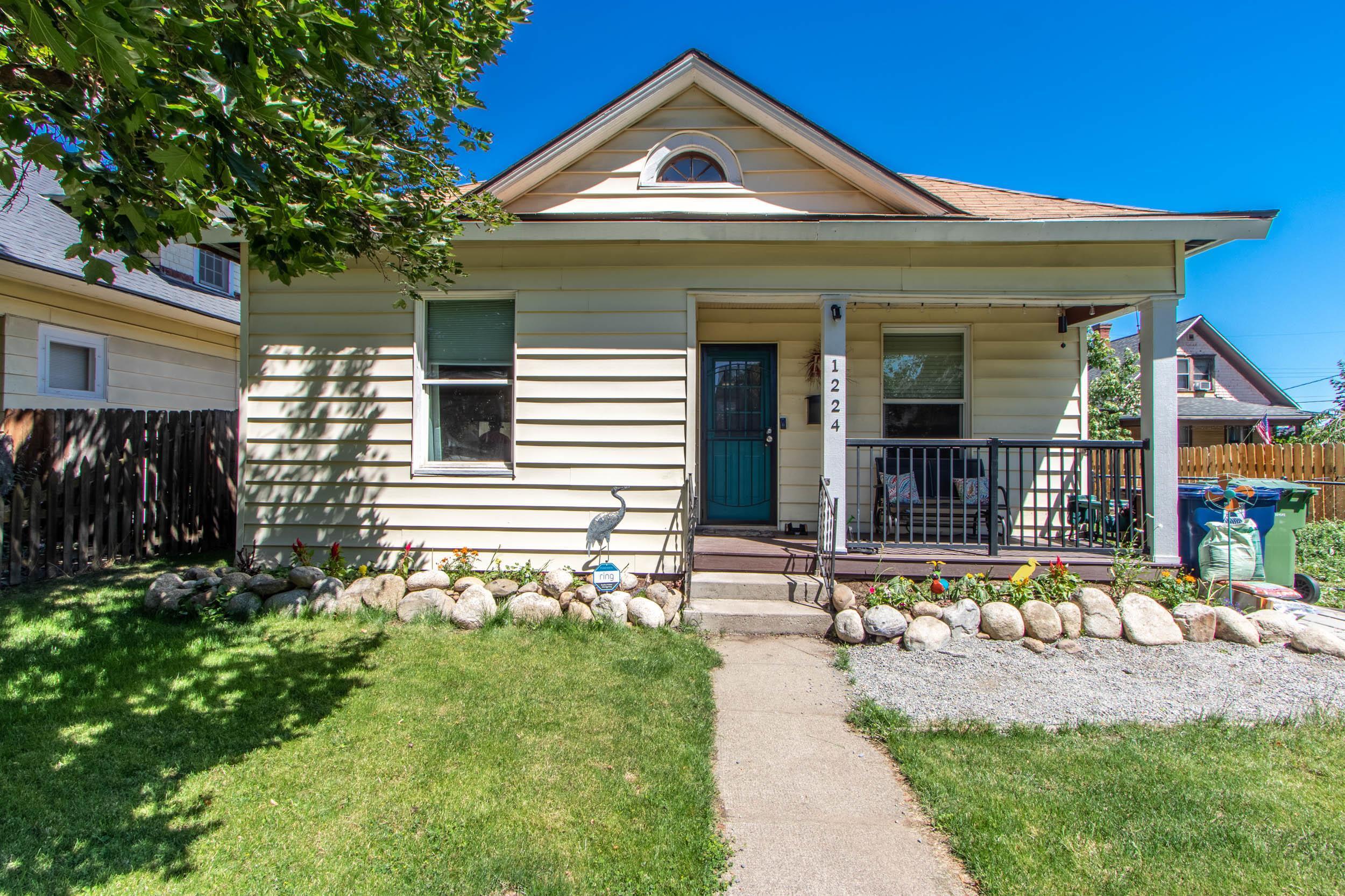Property Photo: 1224 W Shannon Ave WA 99205