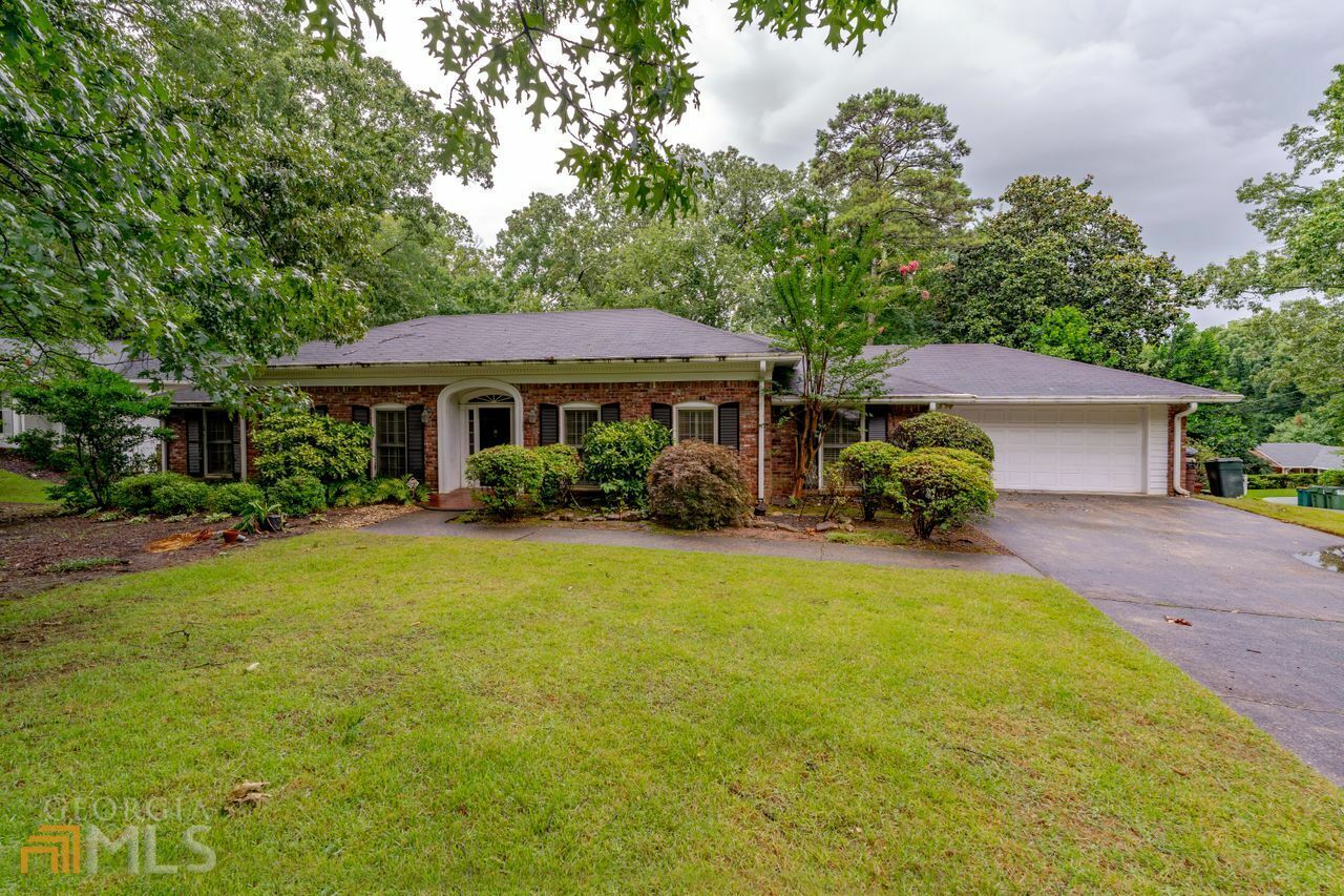 Property Photo:  335 Franklin Road  GA 30342 