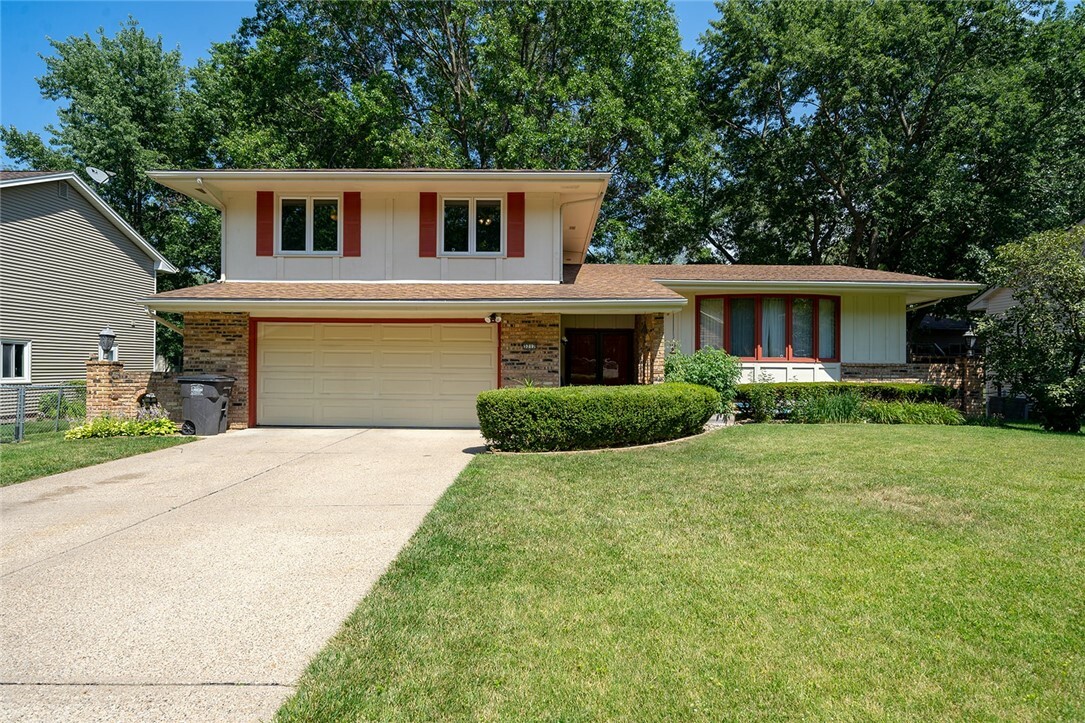 Property Photo:  3717 SW 30th Street  IA 50321 