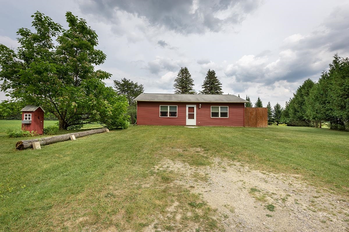 Property Photo:  8522 Gilbert Rd  MI 48658 