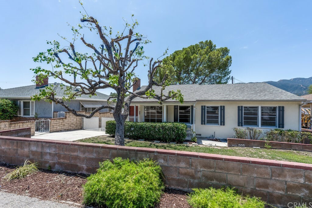 Property Photo: 2644 Mayfield Avenue CA 91214