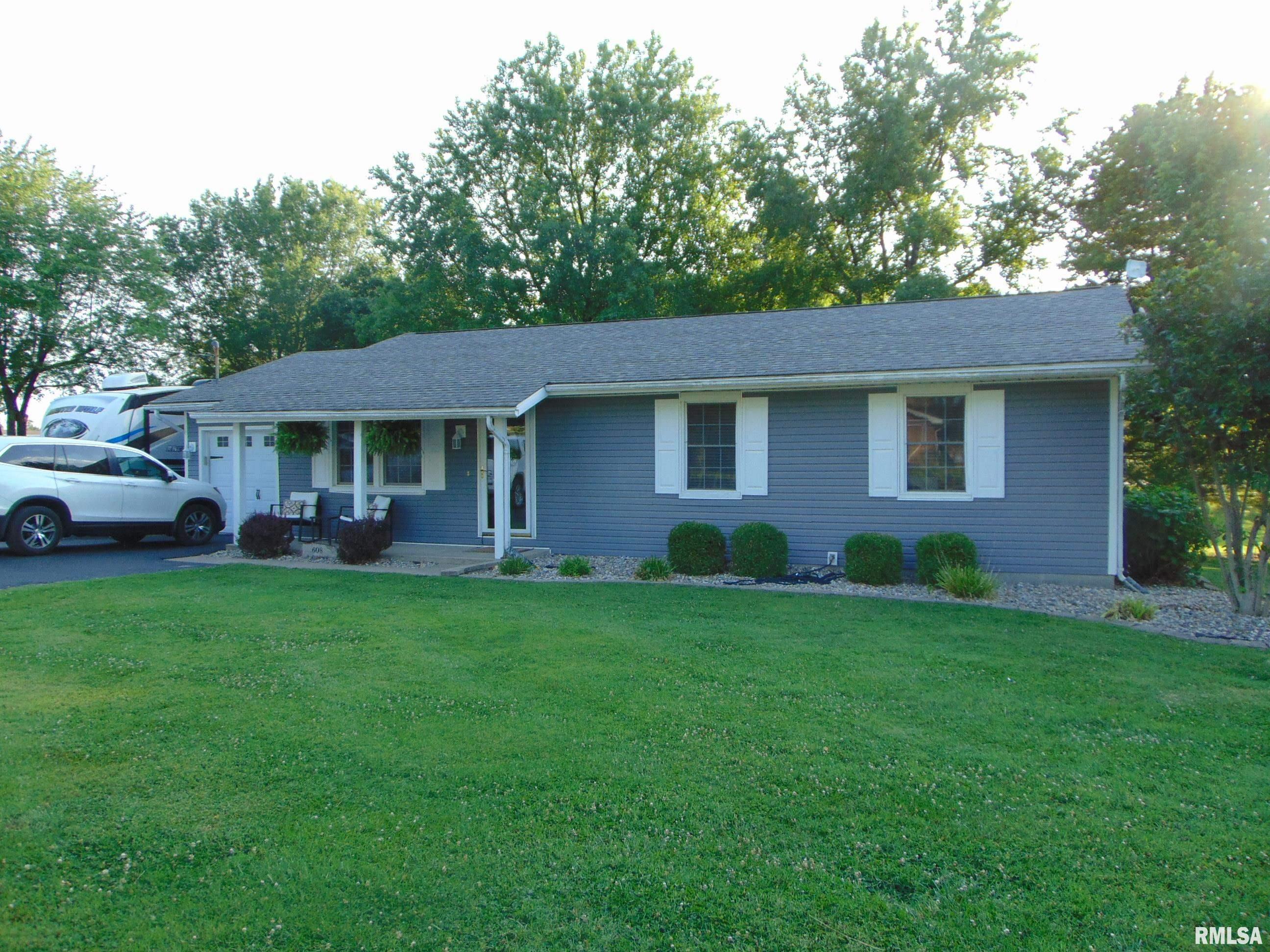 Property Photo:  608 S Park  IL 62939 