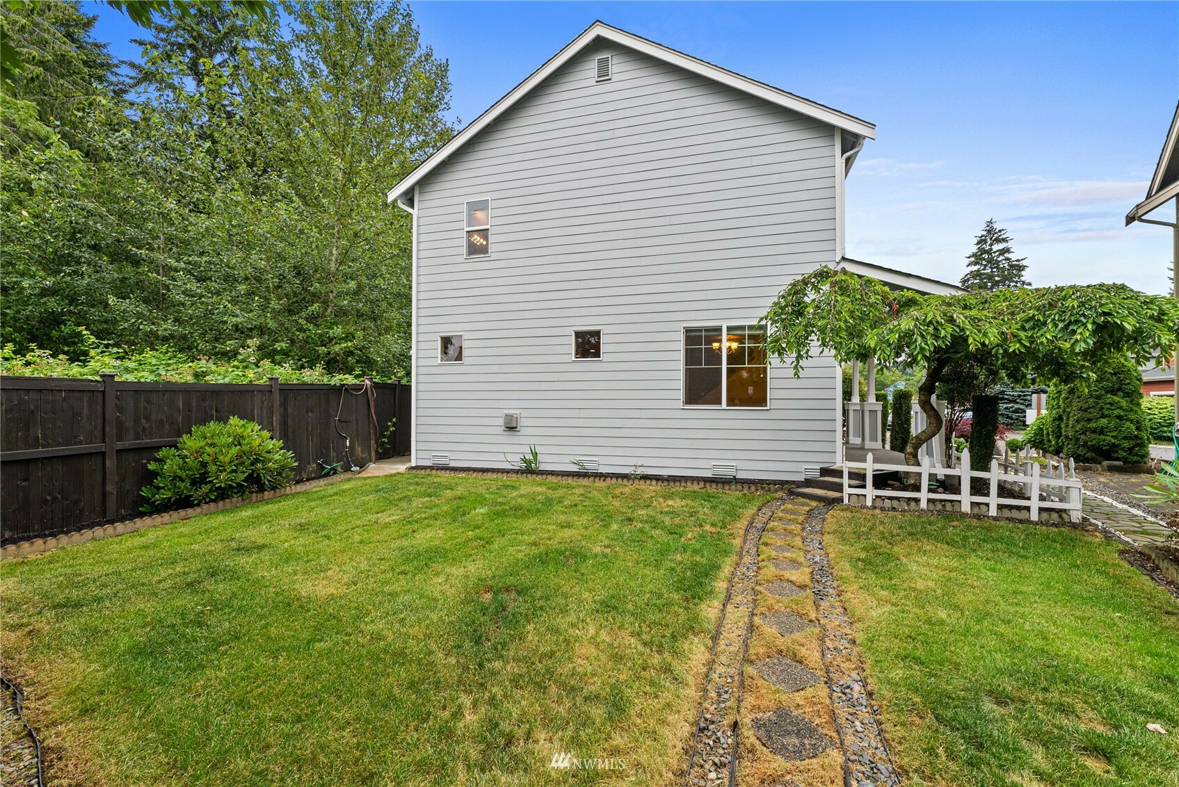 Property Photo:  1517 120th Place SW  WA 98204 