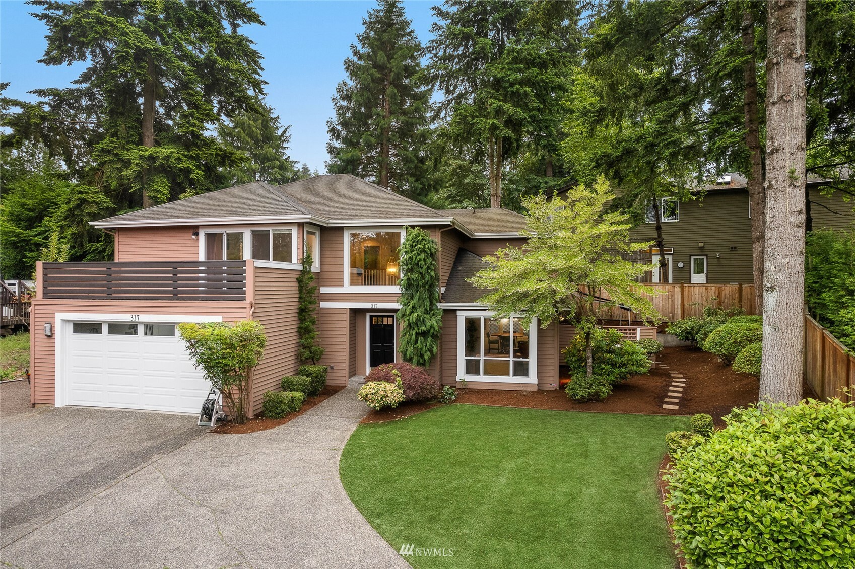 Property Photo:  317 20th Avenue  WA 98033 