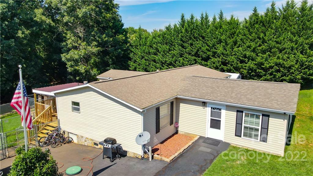 Property Photo: 8112 George Hildebran School Road NC 28612