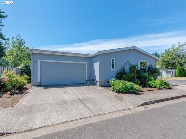 Property Photo: 3690 River Crest Dr OR 97404