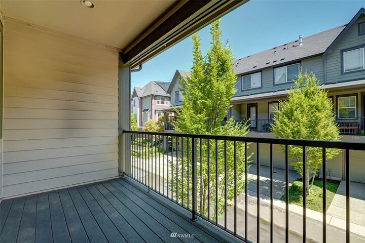 Property Photo:  1358  Brooklyn Walk  NE  WA 98029 