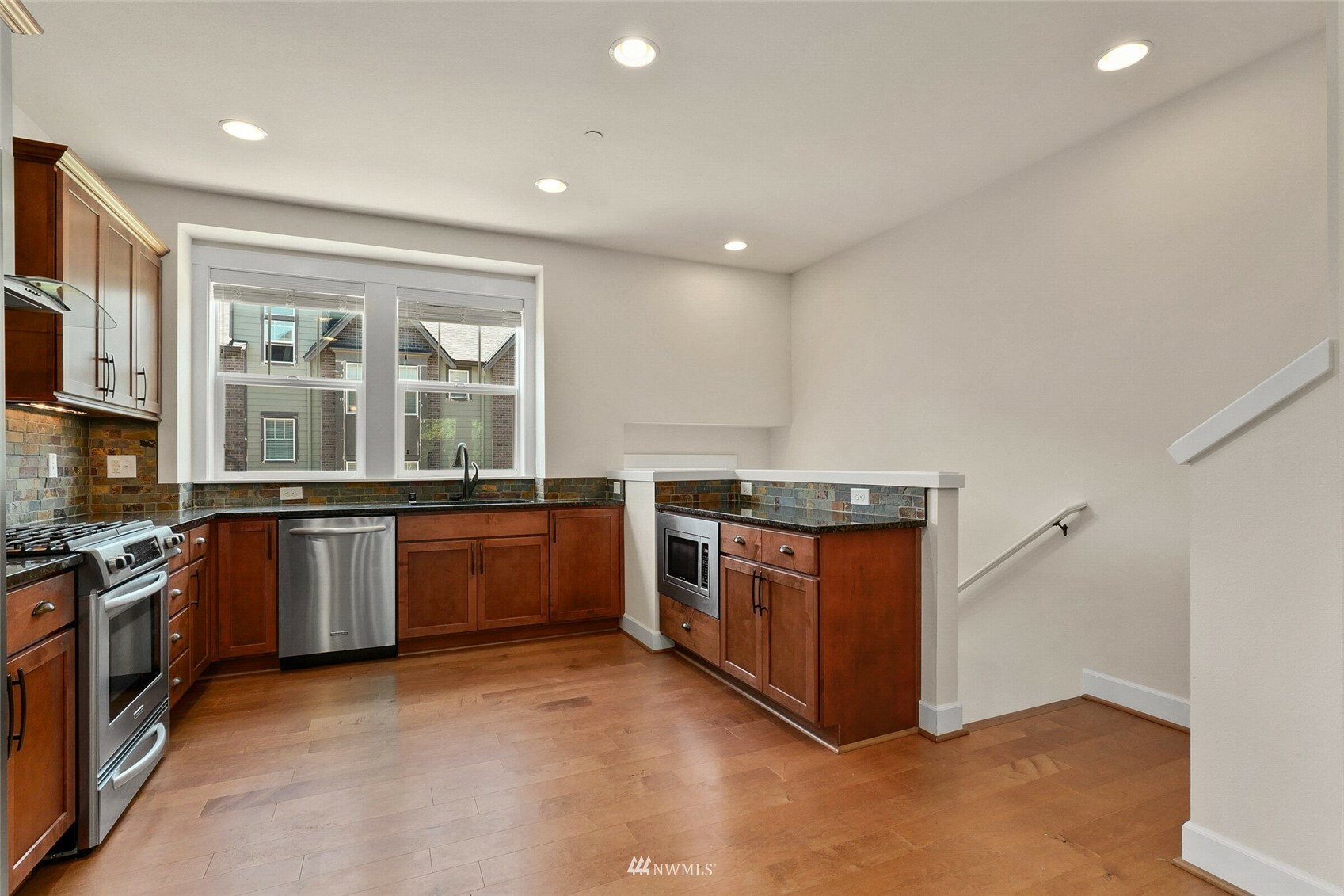 Property Photo: 1358 Brooklyn Walk NE WA 98029