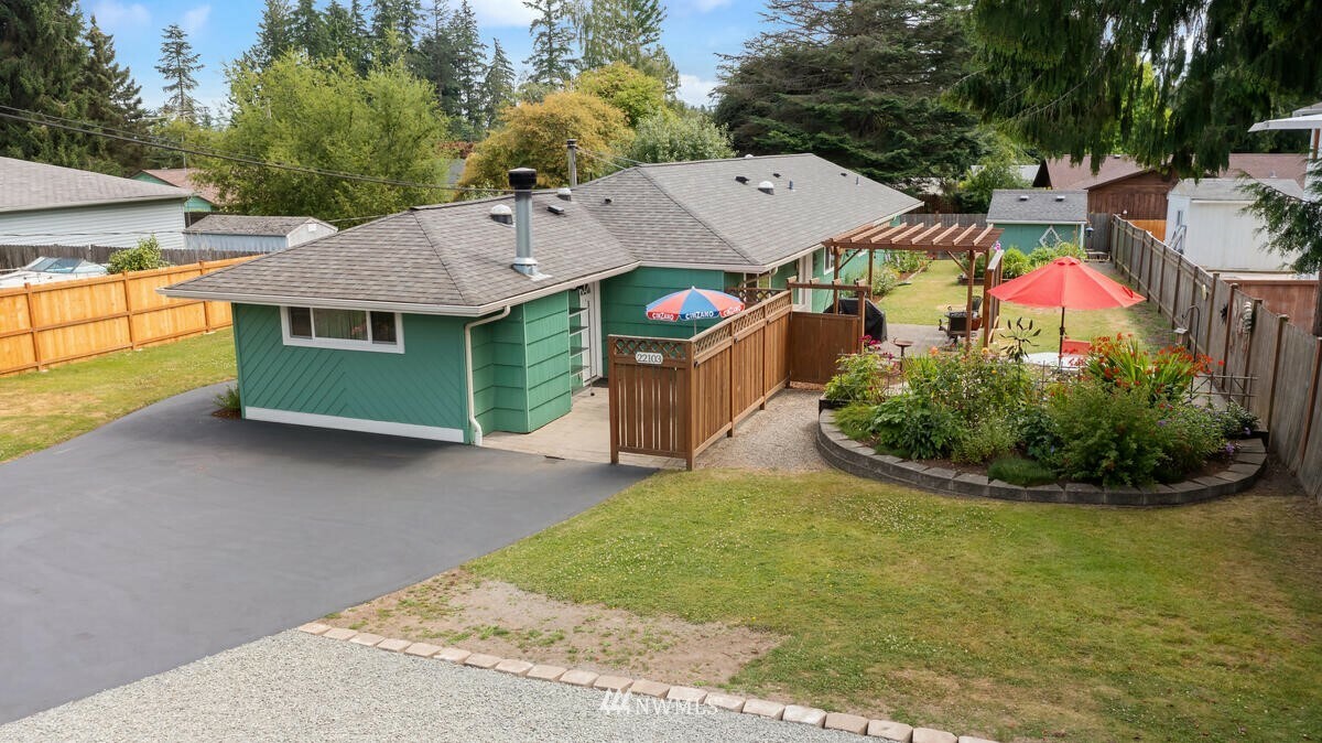 Property Photo:  22103 43rd Avenue W  WA 98043 